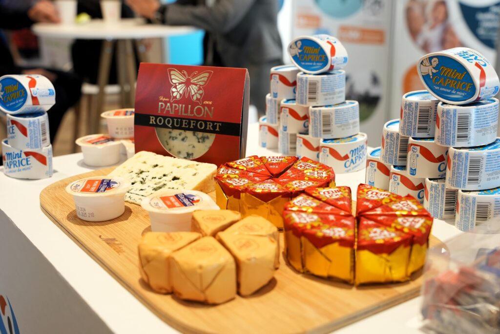 Image par défaut illustrant le propos de l'article Participation de Savencia au Sommet mondial du lait de la FIL en 2024 Terroirs de lait